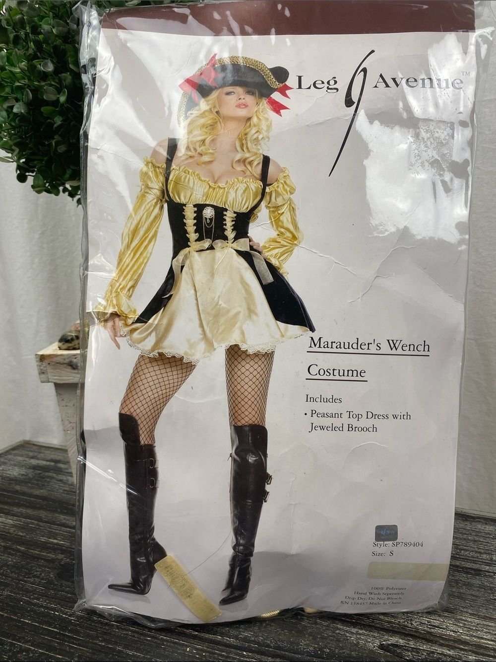 Leg Avenue Gold & Black Pirate Marauder’s Bar Tavern Wench Halloween Costume S